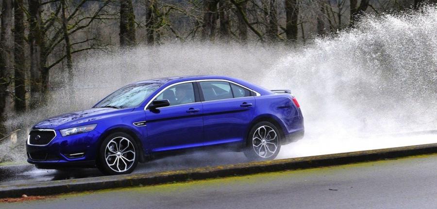  Ford Taurus 2012 года  (фото 22 из 39)
